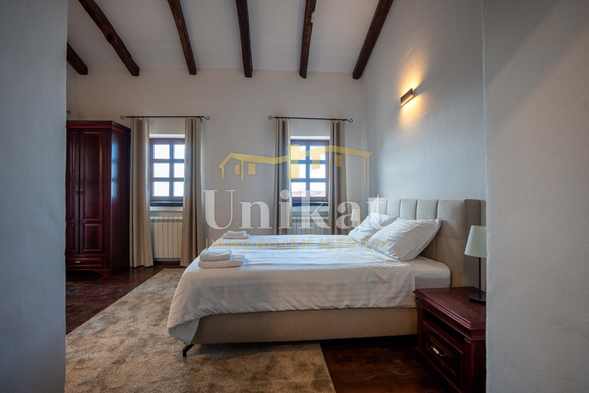 Poreč okolica: Kamnita vila s bazenom